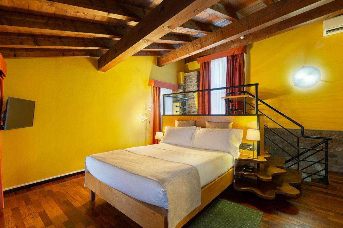 Casa Alle Colonne By Hotel Ancora Verbania Buitenkant foto